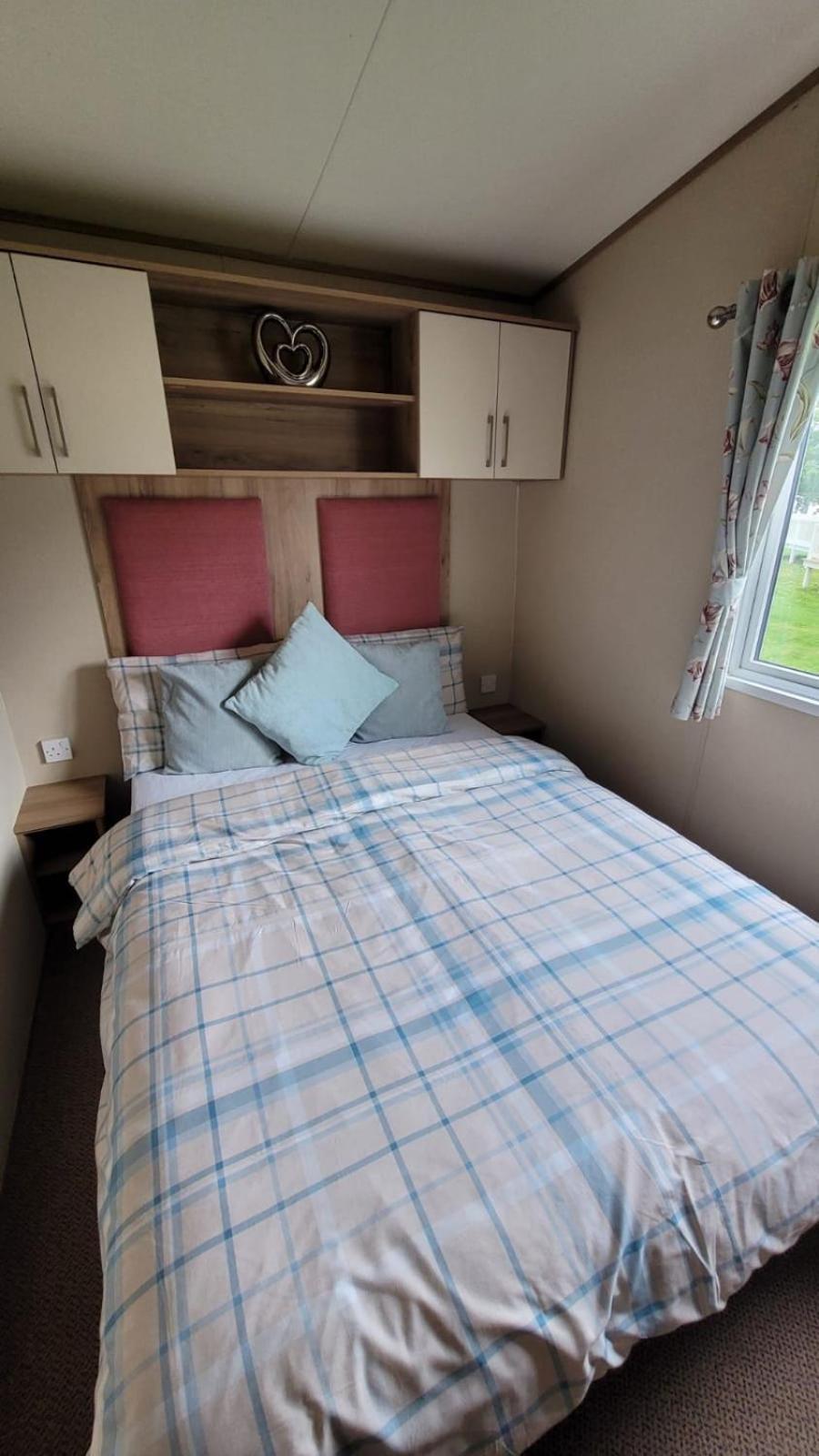 Tattershall Lakes Kingfisher Caravan 8 Berth With Hot Tub & Wifi Buitenkant foto